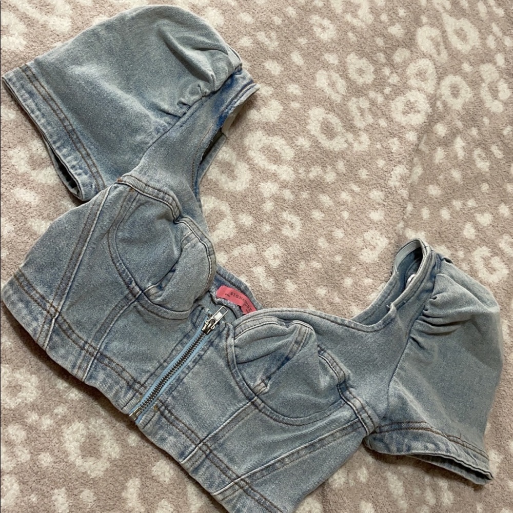 Vestique top! New with out tags !!!